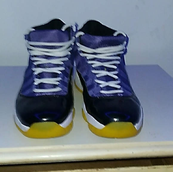 jordan 11 lakers